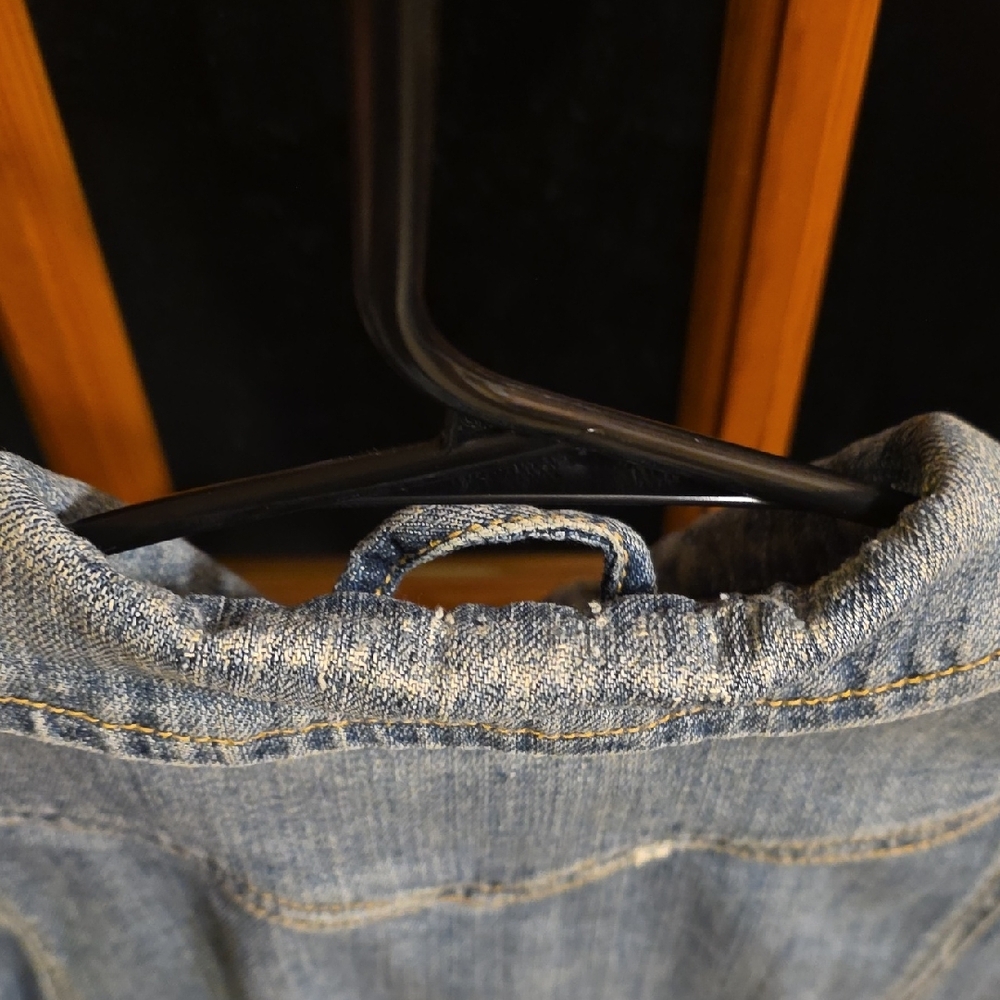 Mossimo Supply Co. Women's Classic Blue Jean Jacket[2/$20] - Picture 4 of 4